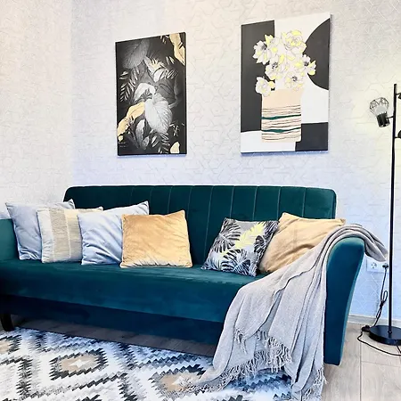 New Stylish Center Self Check-in * נרבה